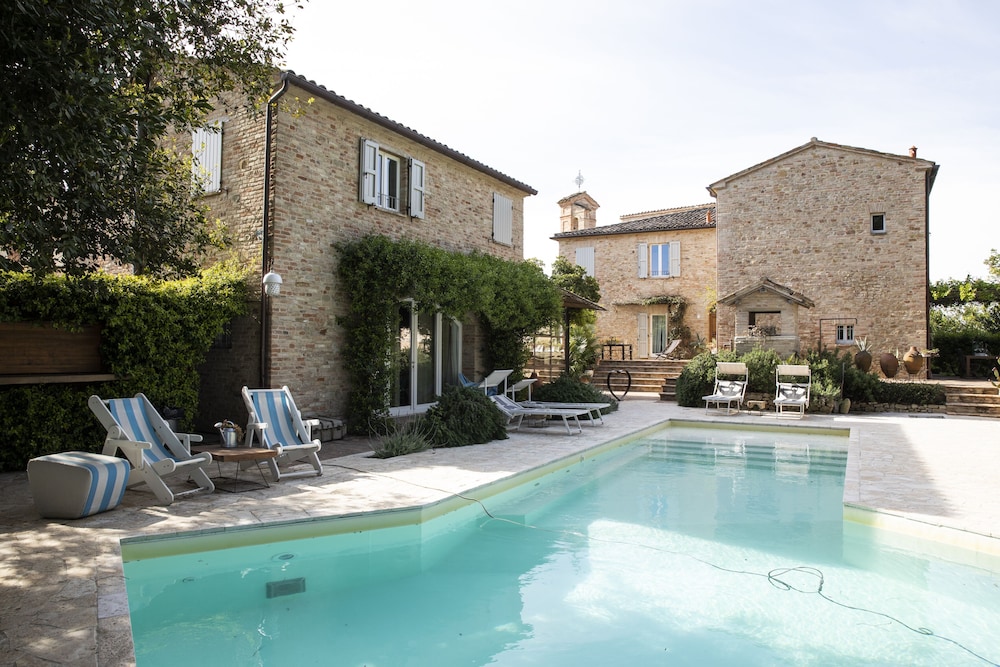 Castello di Granarola Relais Adults Friendly — 4-Star Luxury Hotel in Gradara, Italy