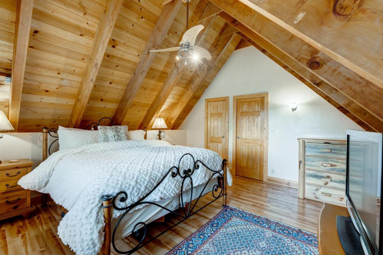 Toast of the Mountain Town - carbon neutral hotel in Truckee