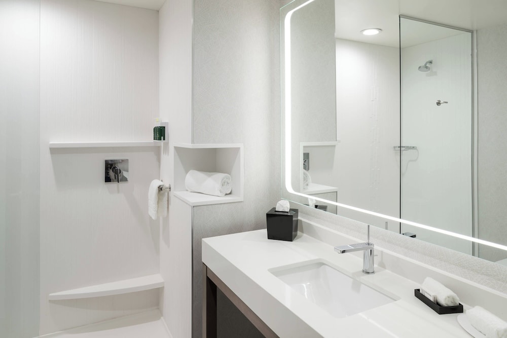 Courtyard by Marriott Houston Heights I 10 - photo 17