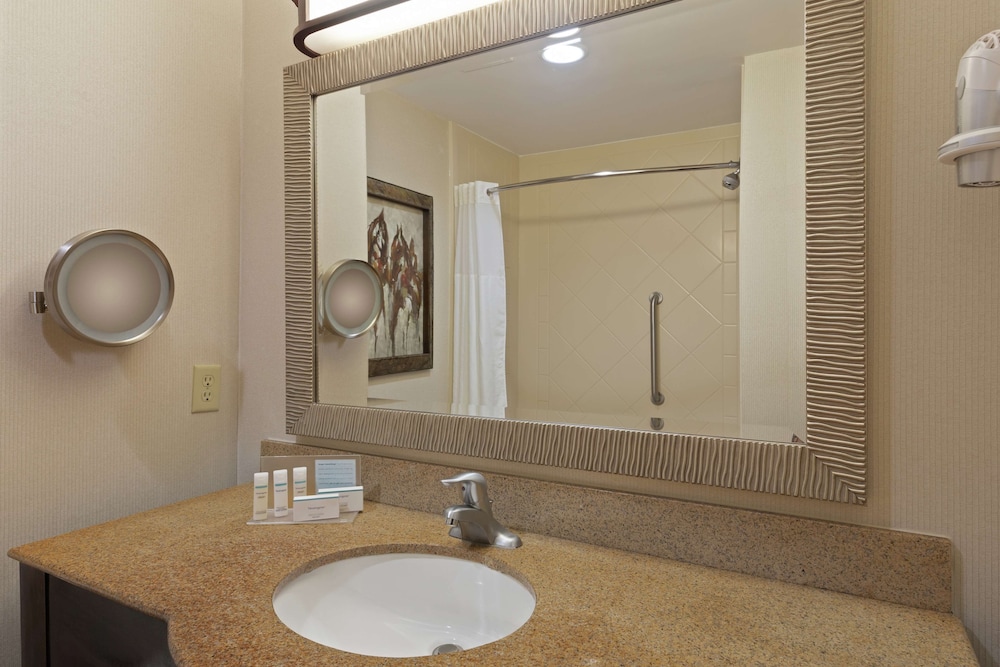 Hampton Inn & Suites Wellington - photo 26