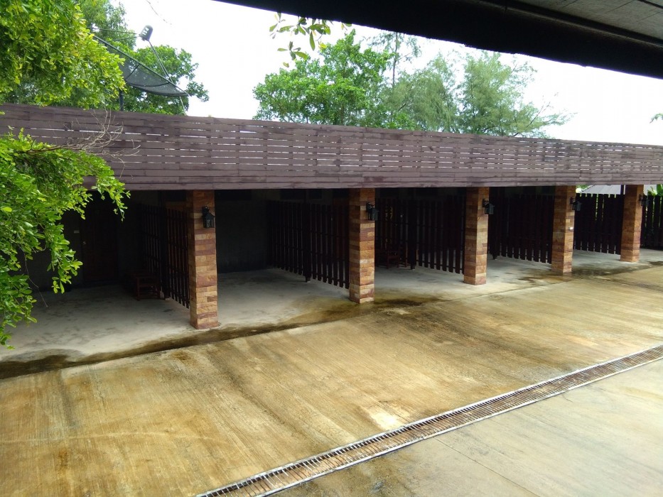 Pooma Resort - carbon neutral hotel in Tha Mai