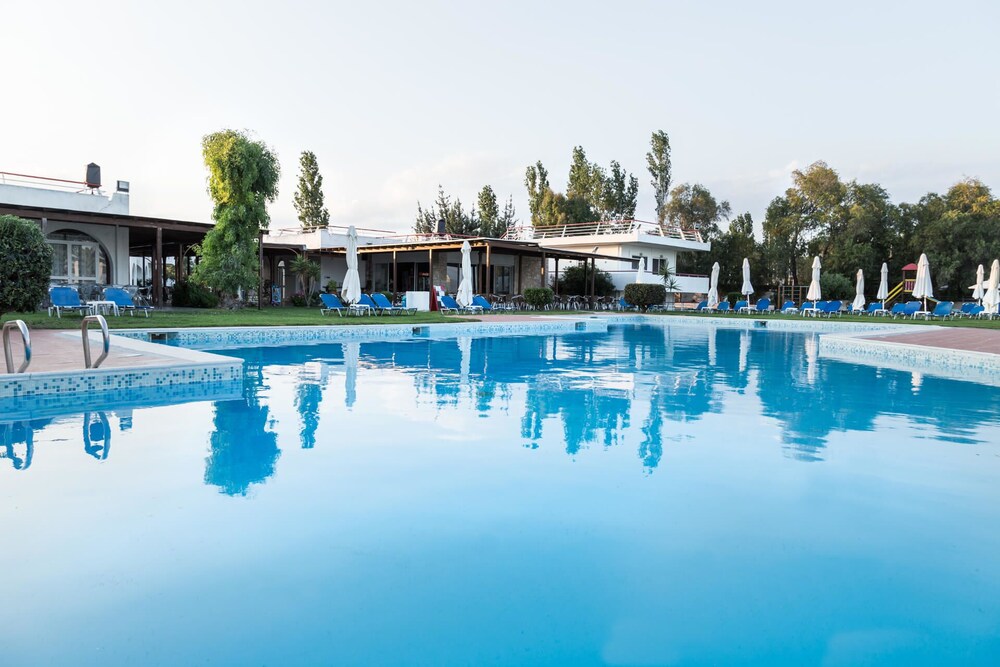 Leonanti Hotel — Marathonas