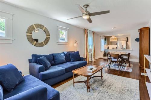 At S. Broadway An Artsy Bungalow Close to DU And Cherry Hills — 4-Star Luxury Hotel in Englewood, United States