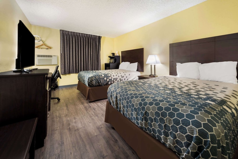 Econo Lodge Spotsylvania Town Center - photo 36