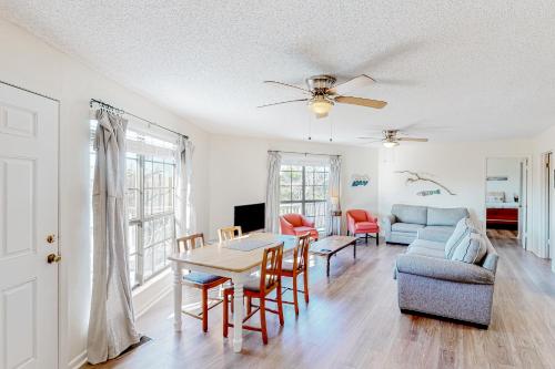 Sea Shell Unit A - last minute hotel in Gulf Shores