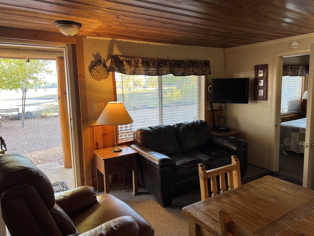 Rainbow's End Resort on Rainbow Lake - photo 25