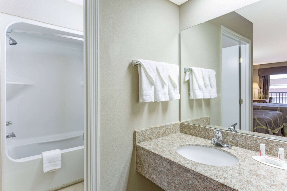 Super 8 by Wyndham Orangeburg - photo 16