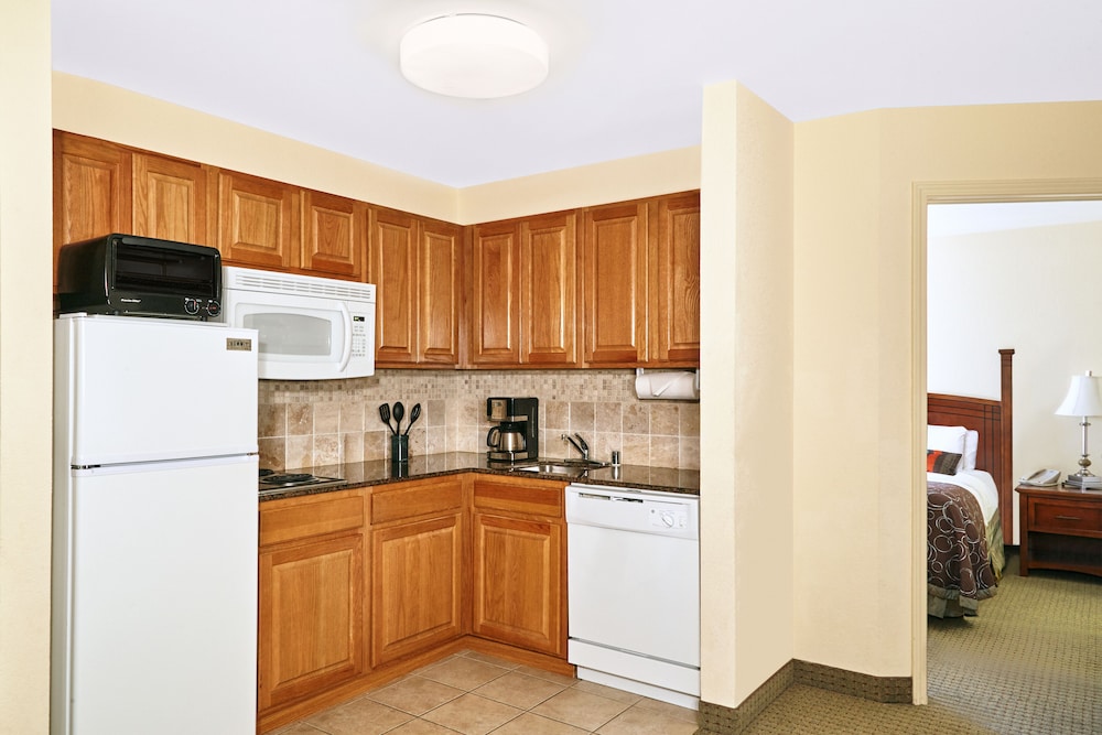 Staybridge Suites Milwaukee Airport South by IHG - photo 18