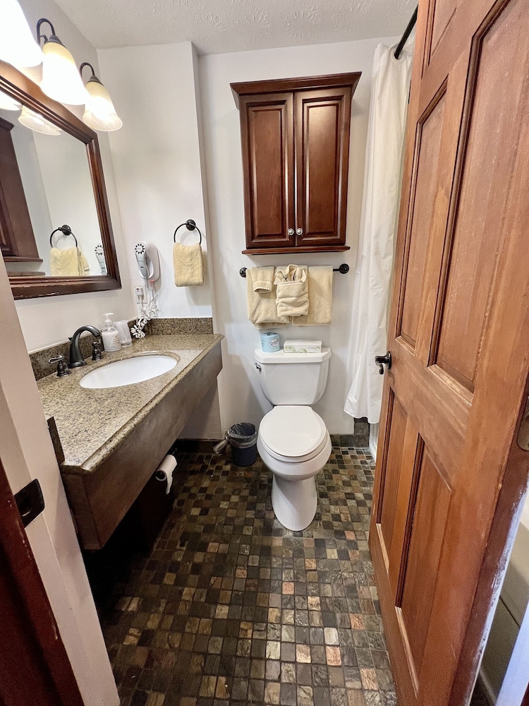 The Homestead Inn - photo 100