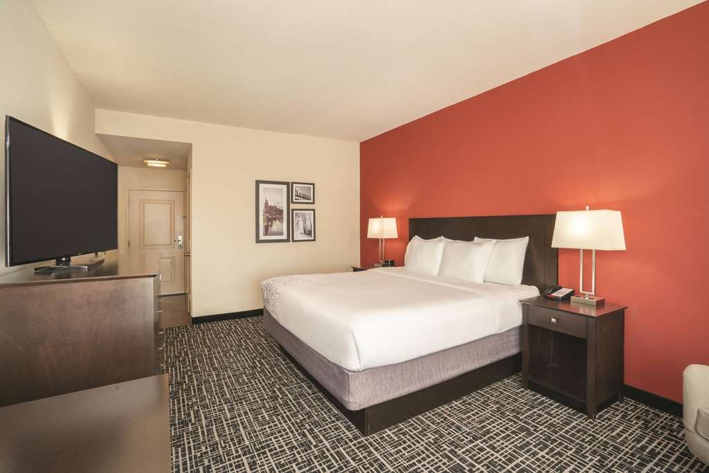 La Quinta Inn & Suites by Wyndham Smyrna TN Nashville - photo 16