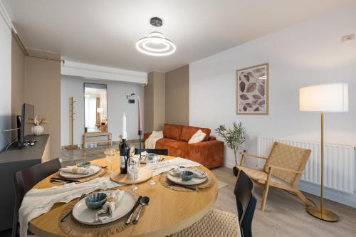 Central Spacious Apartment 407 — 4-Star Luxury Hotel in Bucharest, Romania