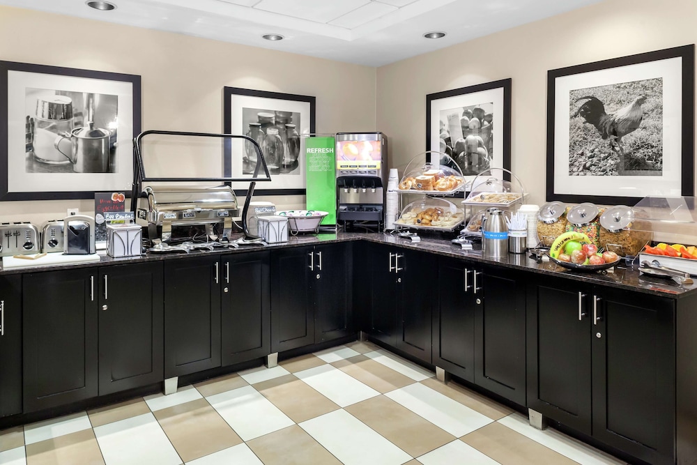 Hampton Inn Miami Dadeland - photo 13