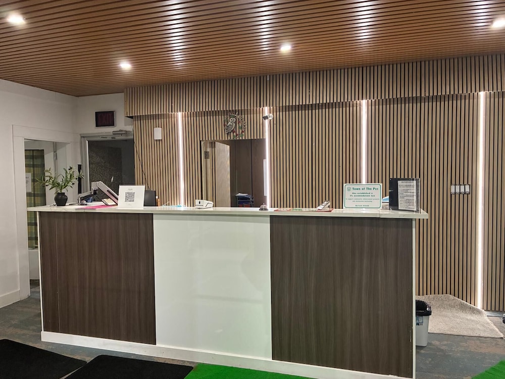 The Pas Motel — The Pas