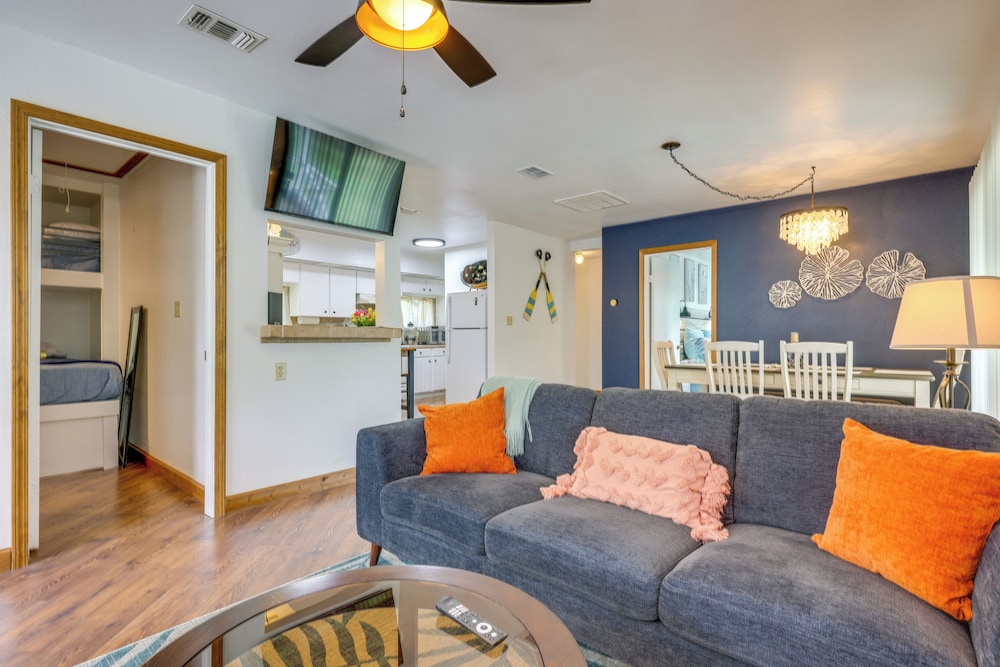 Canyon Lake Home with Resort Amenities and Fire Pit - photo 4