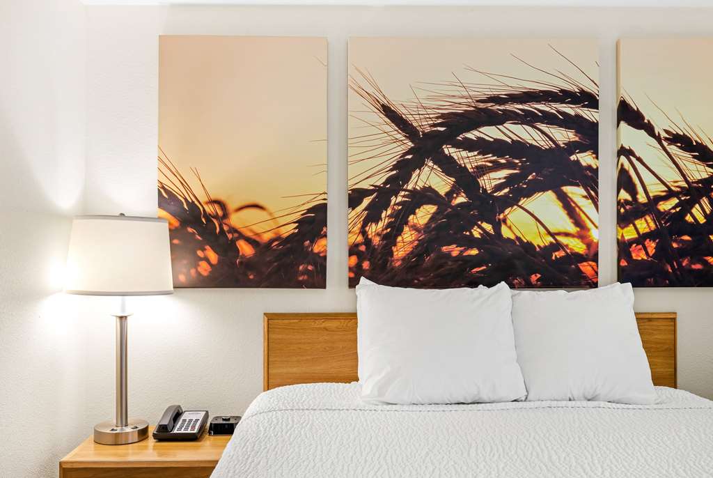 Days Inn by Wyndham Great Falls - photo 32