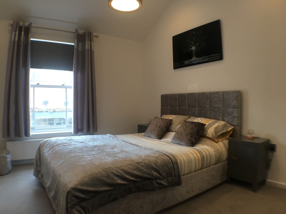 Briar Mews — 4-Star Luxury Hotel in St Albans, United Kingdom