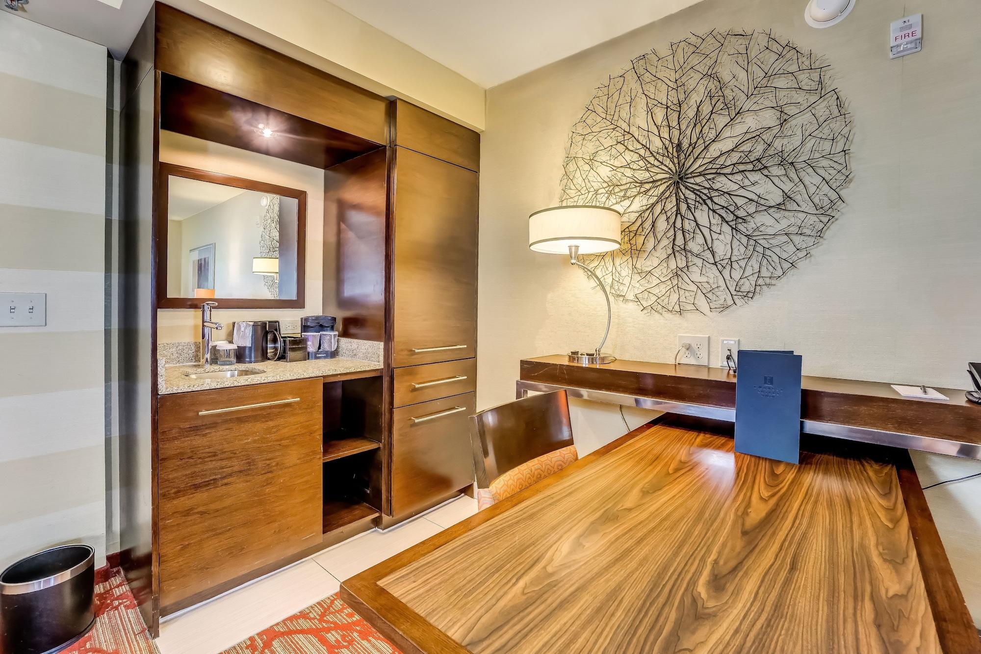 Embassy Suites Atlanta Kennesaw Town Center - photo 4