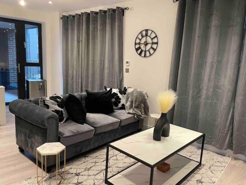 Stylish and Cosy 2 bedroom flat in Croydon — 4-Star Luxury Hotel in Croydon, United Kingdom