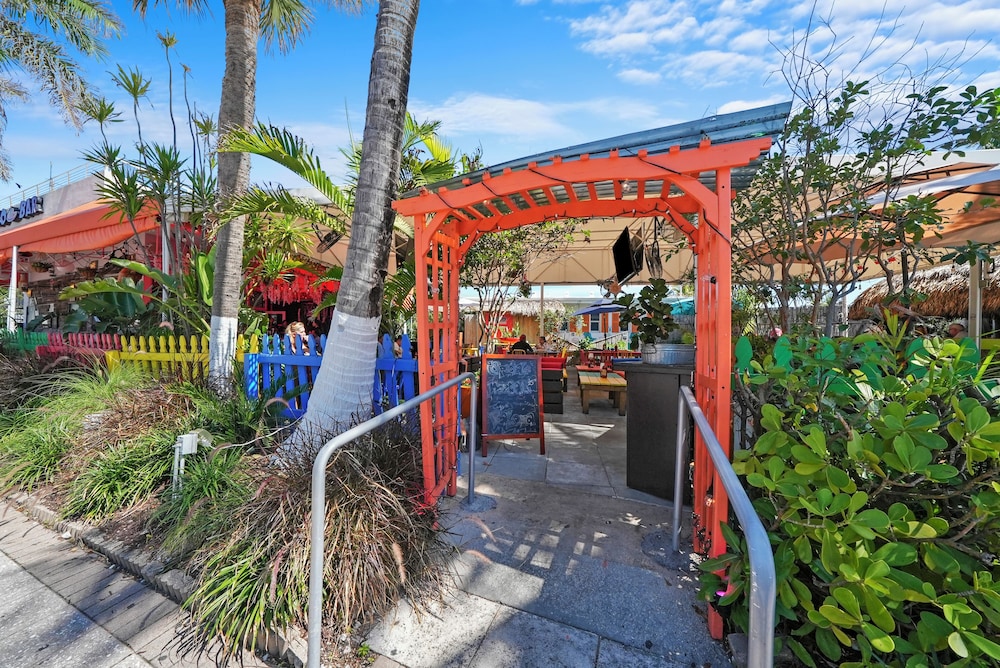 Hollywood Beach Suites - photo 37