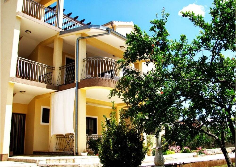 Apartmani Perkov Ivica i Marina in Tribunj, Croatia