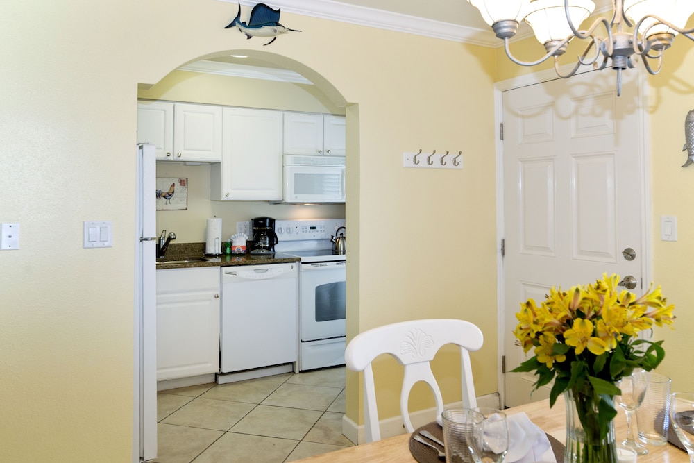 Barefoot Beach Resort - photo 16