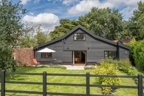 Contemporary Barn Harleston Norfolk — 4-Star Luxury Hotel in Harleston, United Kingdom