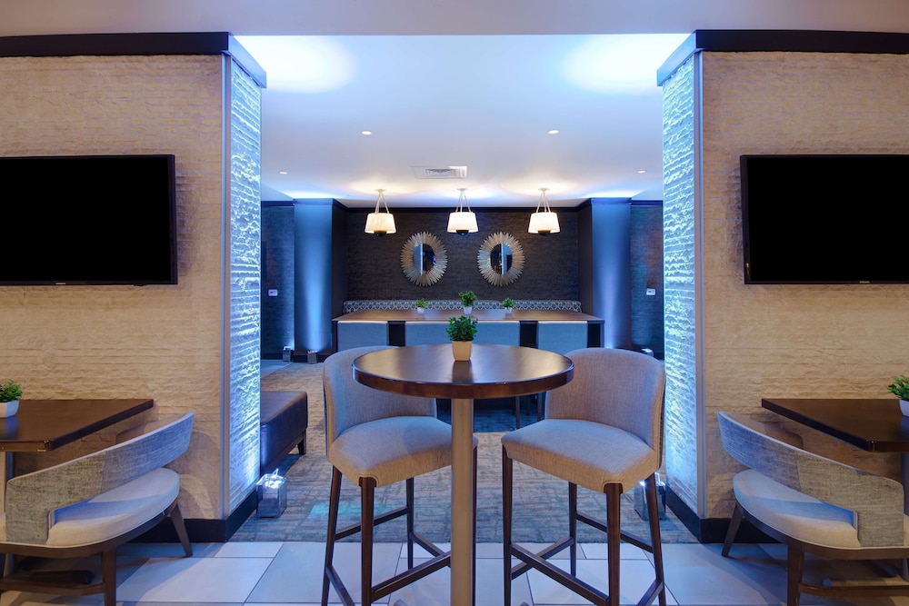 Embassy Suites by Hilton Jacksonville Baymeadows - photo 8