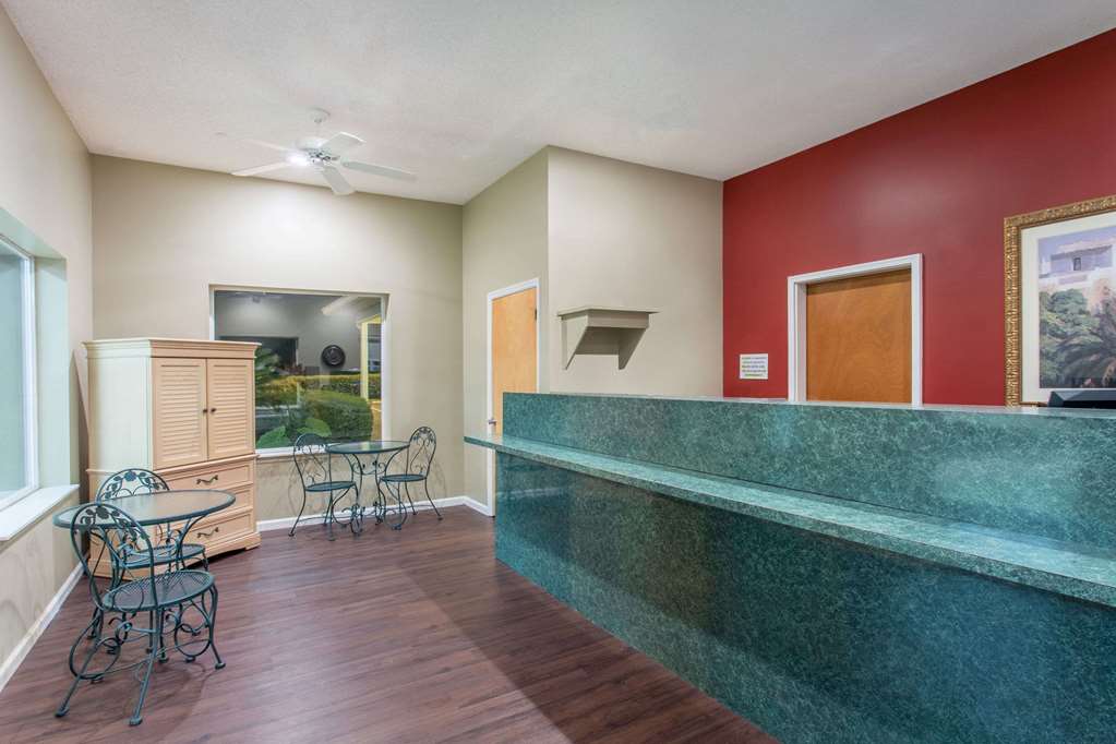 Super 8 by Wyndham Monticello - photo 2