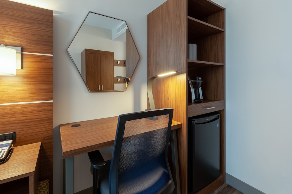 Holiday Inn Express NYC Brooklyn Sunset Park by IHG - photo 9