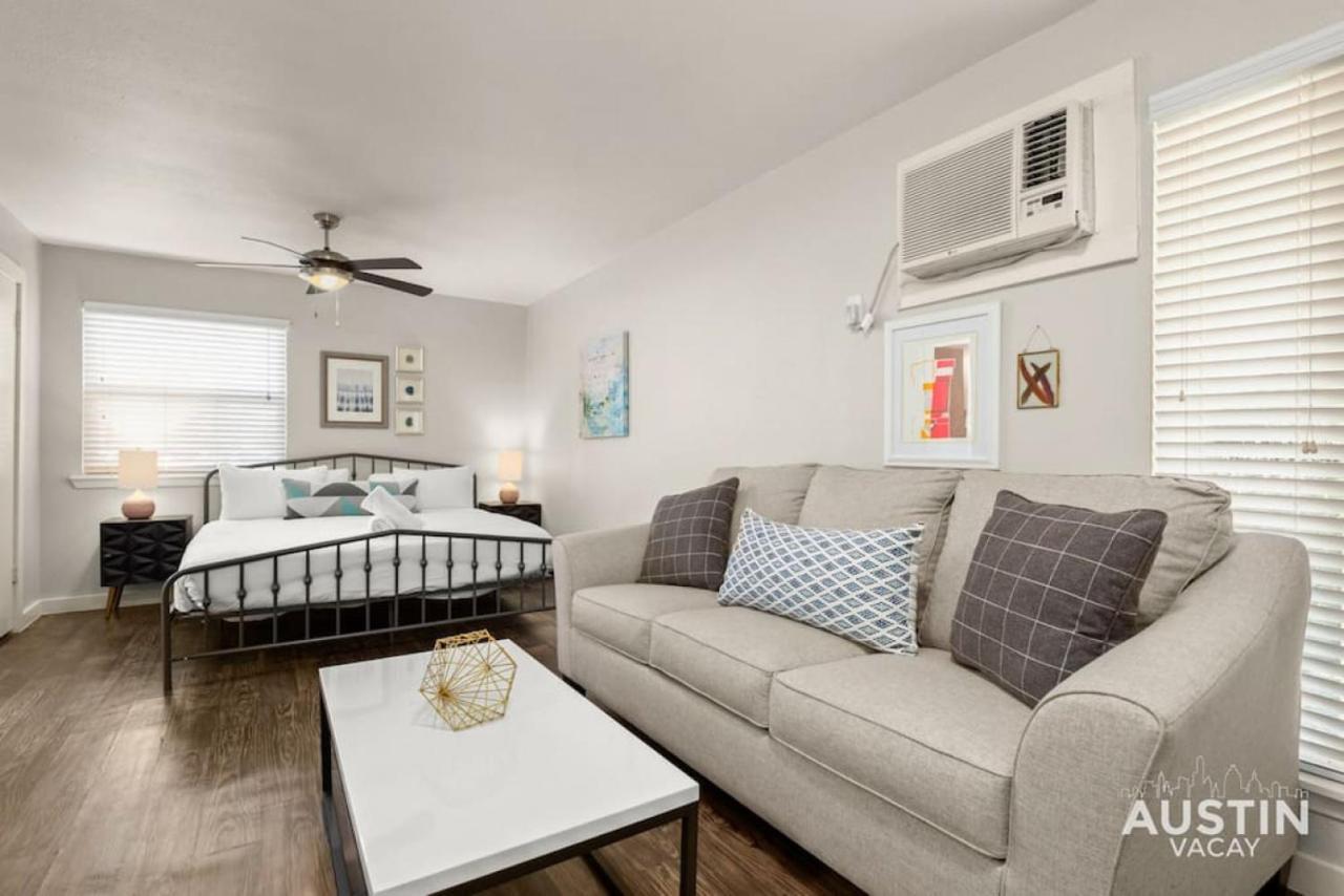 Walk To Zilker King Bed Pool Free Parking — 4-Star Luxury Hotel in Austin, United States