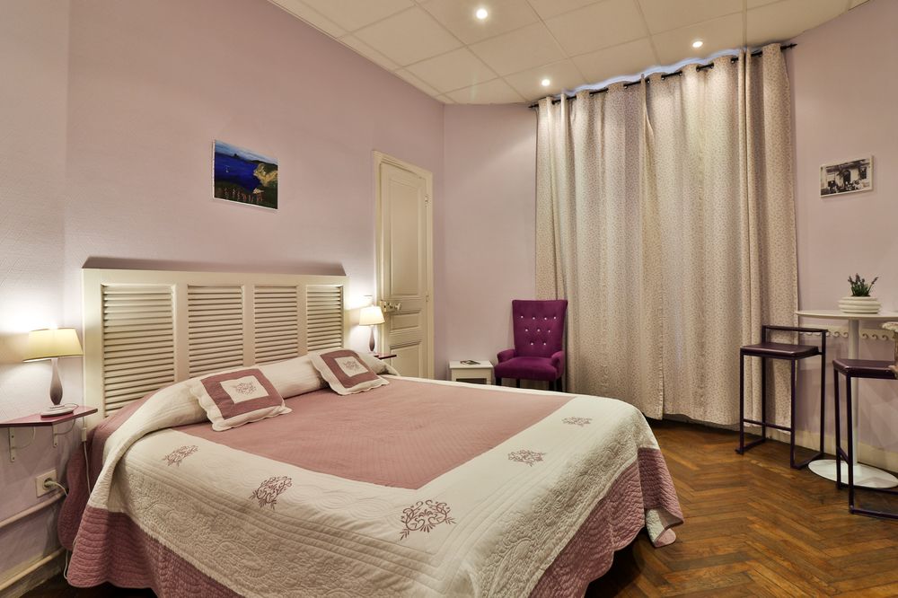 Hotel Victor Hugo - last minute hotel in Nice