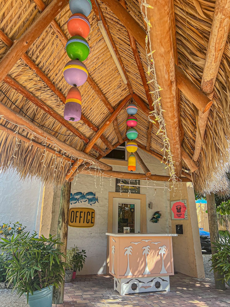 Sunset Cove Beach Resort - photo 2