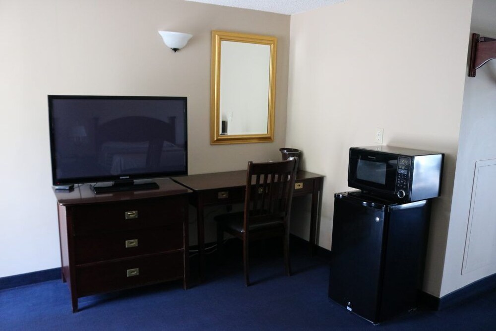 The Anchor Inn and Marina - photo 5