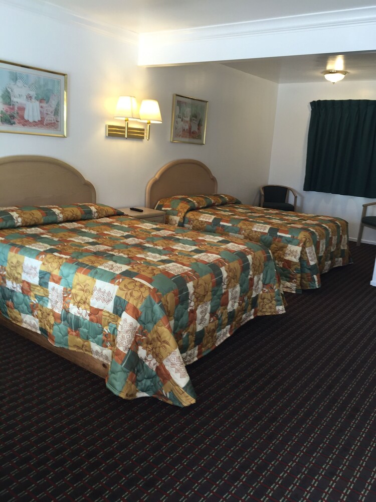 Lark Motel — hotel in Willits