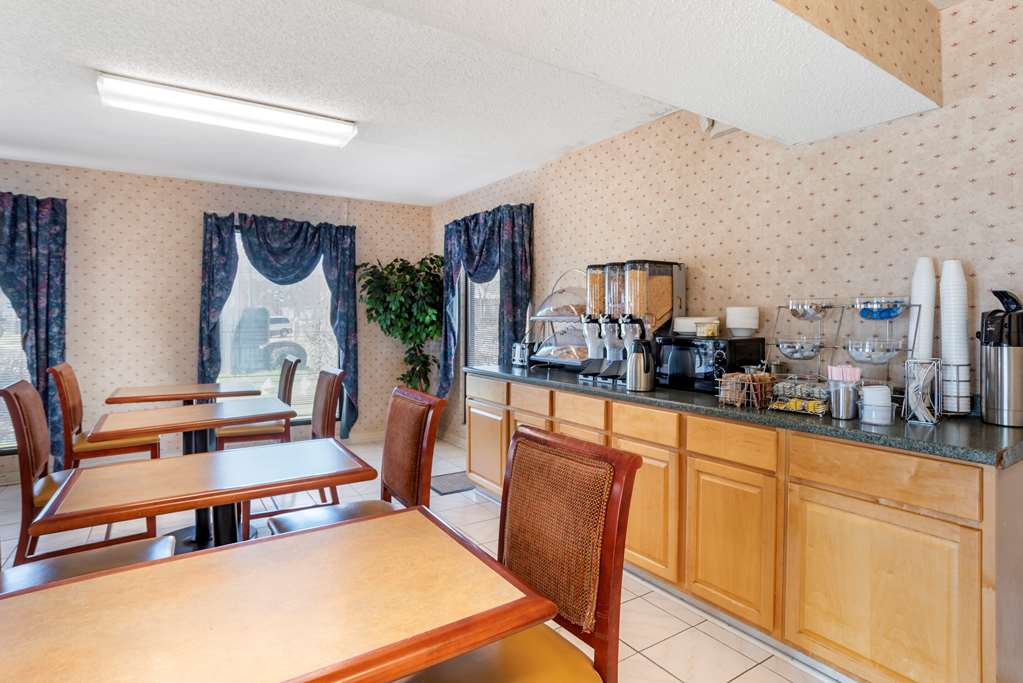 Econo Lodge Pearl Jackson - photo 28