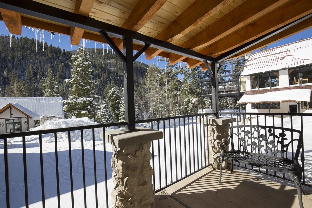 Columbine Inn & Conference Center - photo 15
