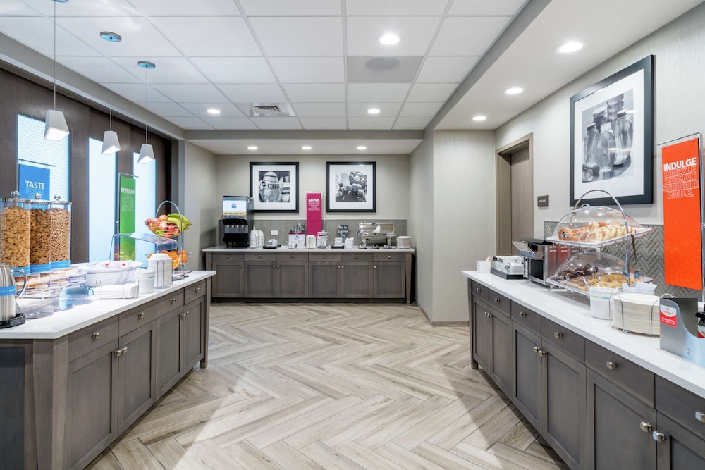 Hampton Inn & Suites Glenarden Washington DC - photo 26