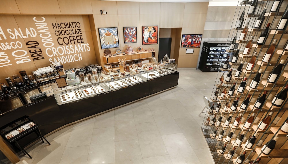 מזון ומשקאות