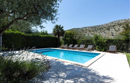 Nice Home In Srinjine — 4-Star Luxury Hotel in Srinjine, Croatia
