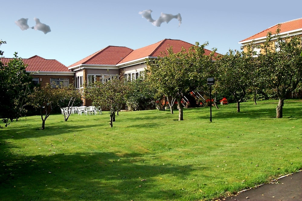 Lodge At Leeming Bar
