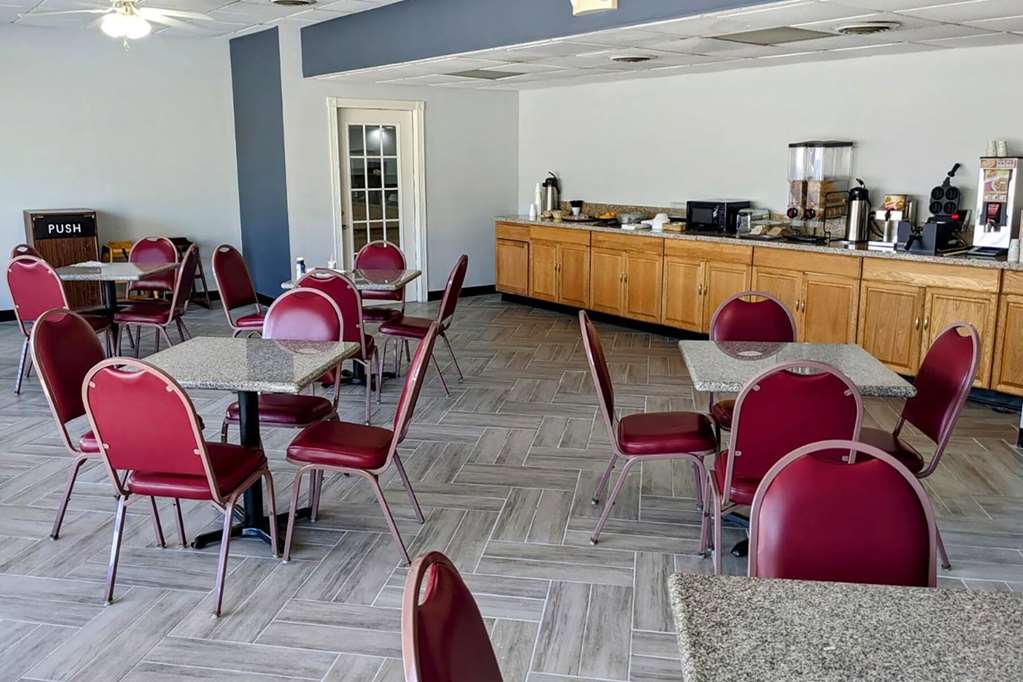 Baymont by Wyndham Hannibal - photo 18