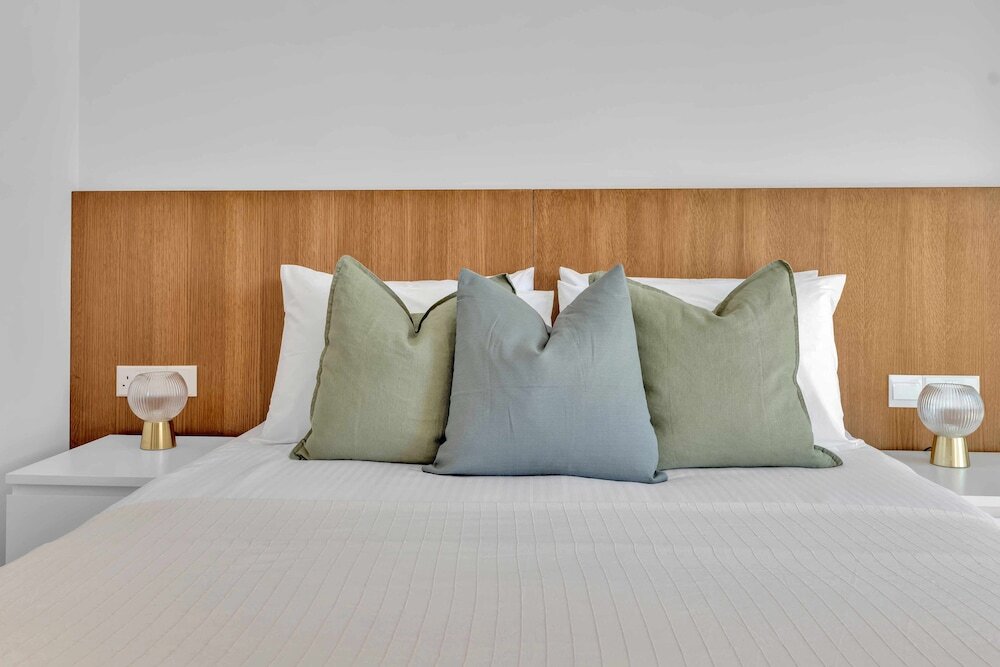 Phaedrus Living: Alkminis Seaview Suites Litore