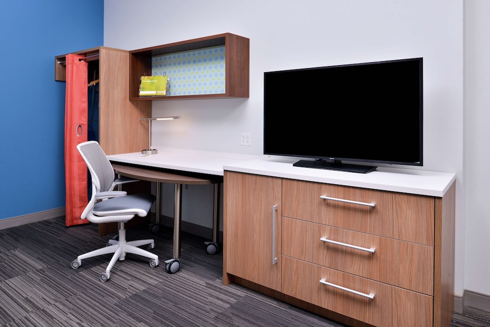 Home2 Suites by Hilton Tampa Downtown Channel District - photo 17