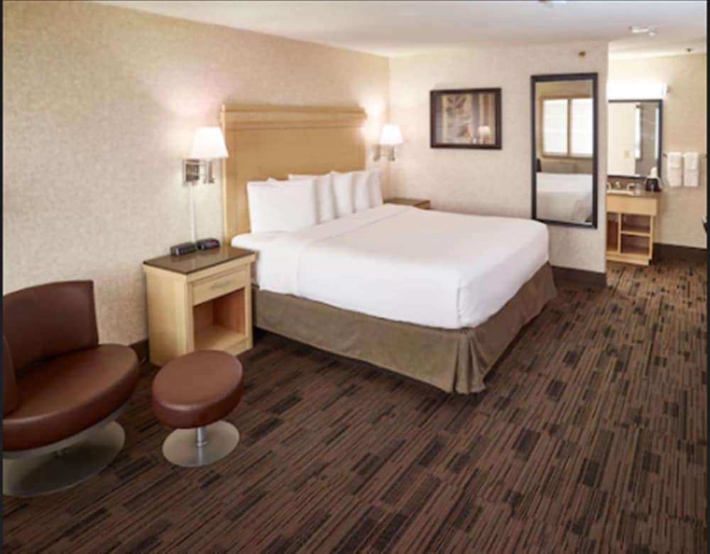 LivINN Hotel Minneapolis North Fridley - photo 12