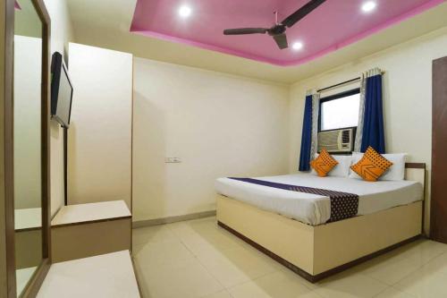 Hotel O Kunal Lodge - carbon neutral hotel in Unknown City