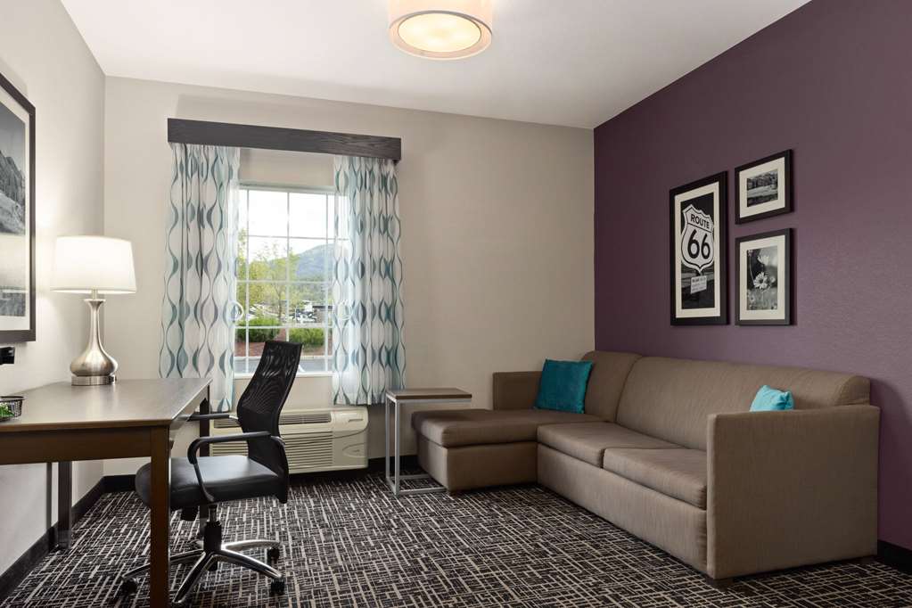 La Quinta Inn & Suites by Wyndham Williams Grand Canyon Area - photo 31