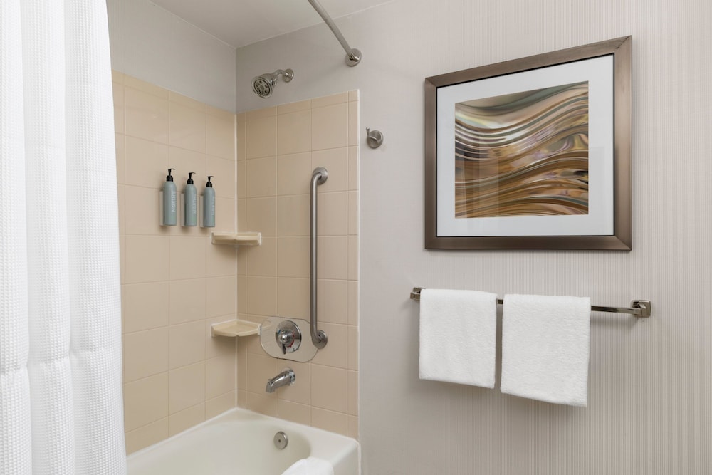 Courtyard by Marriott Wall at Monmouth Shores Corporate Park - photo 21