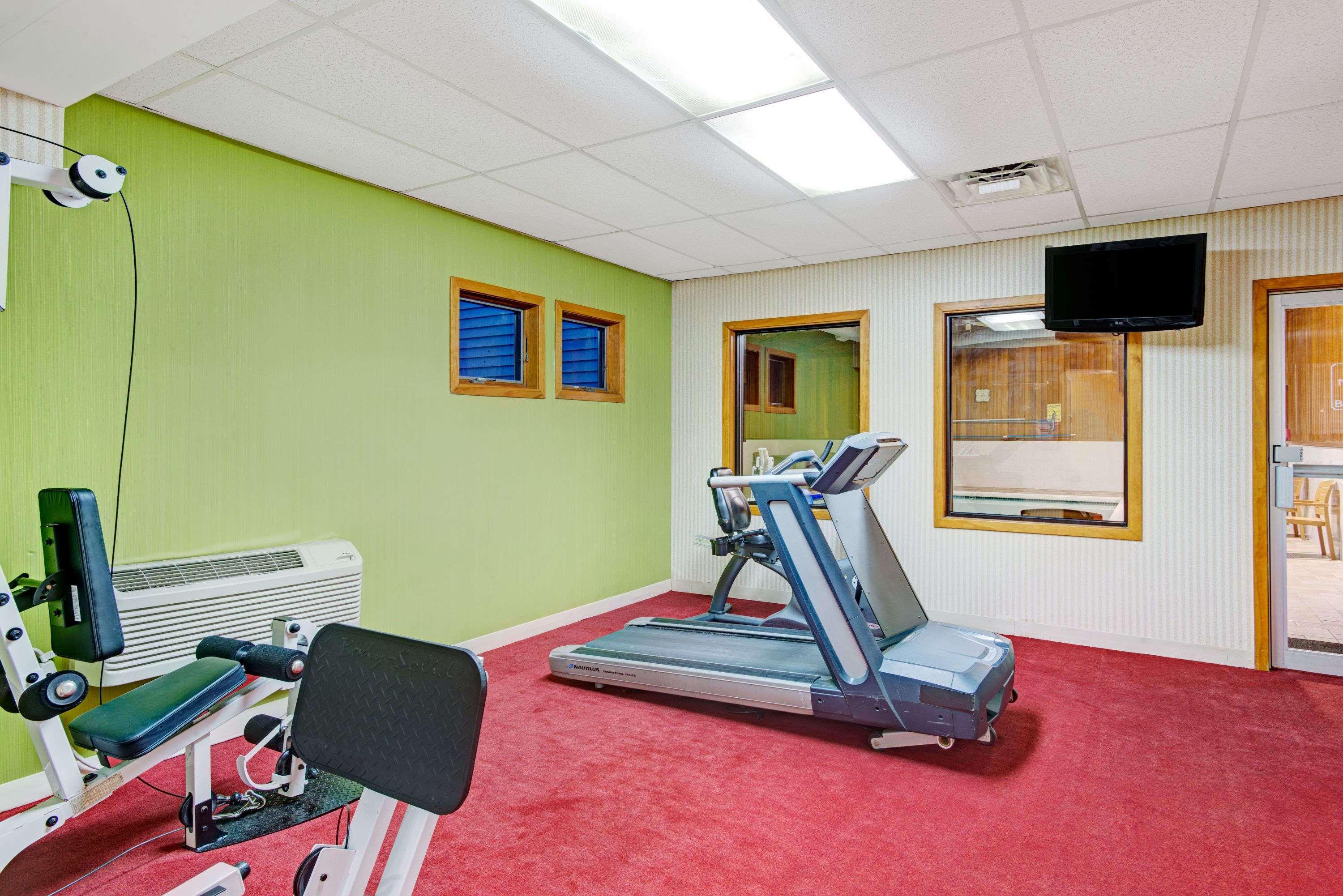 Methuen Inn and Conference Center - photo 17
