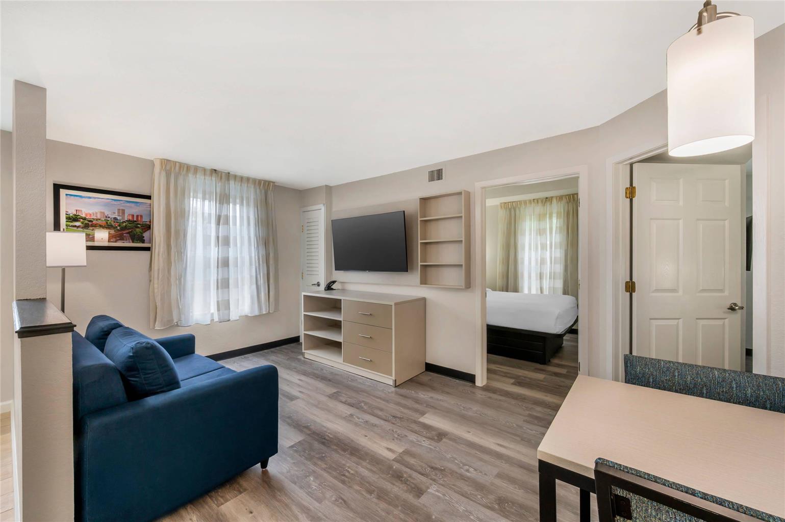 MainStay Suites Sterling near Dulles Town Center - photo 16