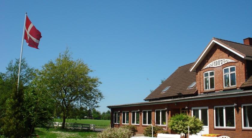Mikkelborg Kro - last minute hotel in Rodding
